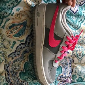 Grey and Pink Airforce One’s